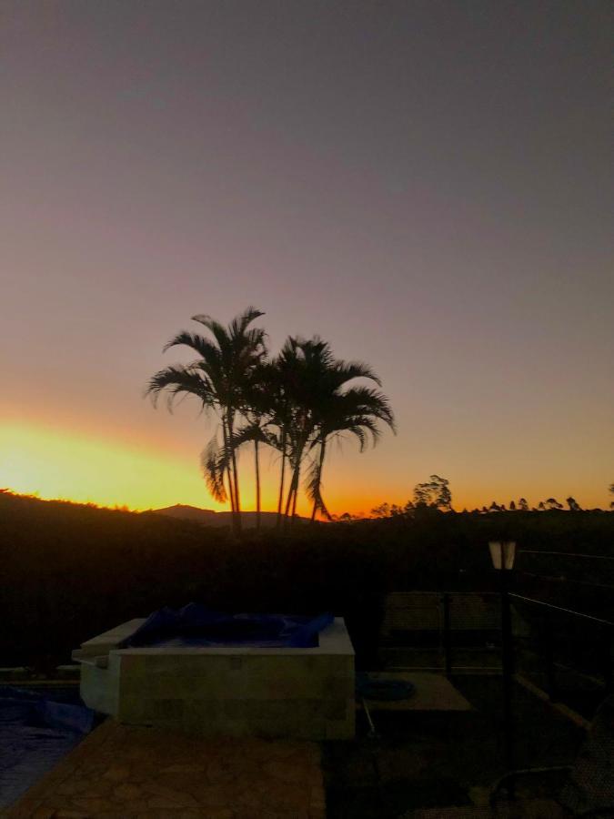 Chacara Tha&Thi Cond Fechado Wi Fi Spa E Pisc Aquececimento Solar 邦热苏斯杜斯佩尔多埃斯 外观 照片